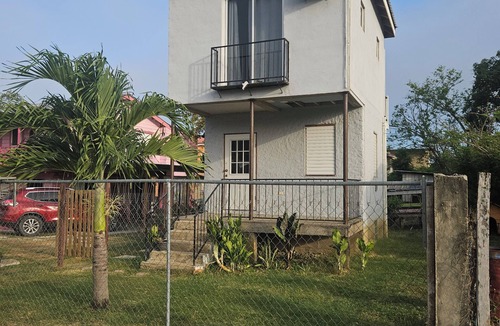 Santa Elena House | Cozy 1-Bedroom with Parking & Private Space ,AC, WiFi, Santa Elena