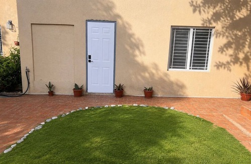 Saint Andrew Cottage | Cozy 2-bedroom cottage in the peaceful hills of Kingston with AC