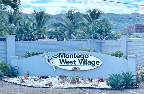 Montego Bay House | Cozy 2-Bedroom Tropical Retreat in Montego Bay. Free Parking, AC, WiFi, King Bed