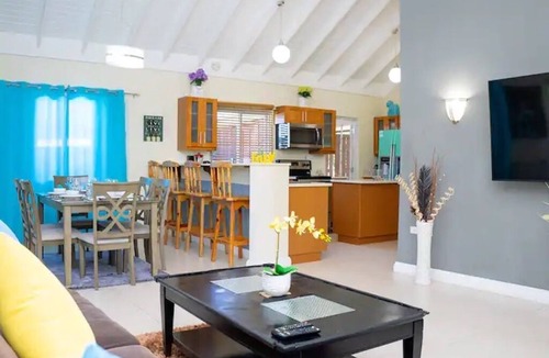Ocho Rios Villa | Cozy 3BR Villa w/Poolside Gym, AC & WiFi near Ocho Rios