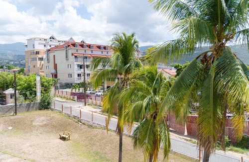 Eden Gardens Apartment | Cozy Apartment with WIFI and mountain views