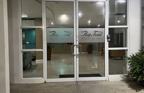 Portmore Apartment | Cozy Beachfront Apartment,