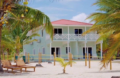 Glover's Reef Apartment | Cozy Beachfront Suite for Couples, Ground Floor