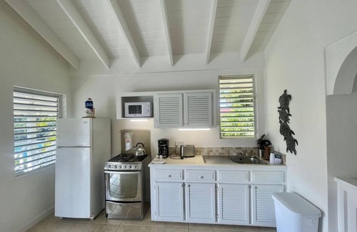 Marigot Bay Cabin | Cozy cabin in peaceful Marigot with AC