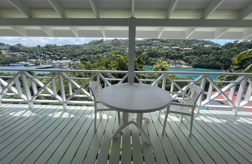 Marigot Bay Cabin | Cozy cabin in peaceful Marigot with AC