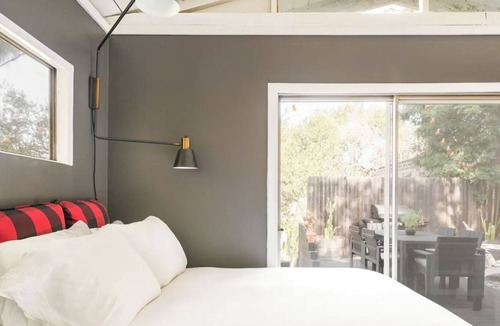 Elysian Heights House | Cozy Hillside Cabin in Silverlake/Echo Park