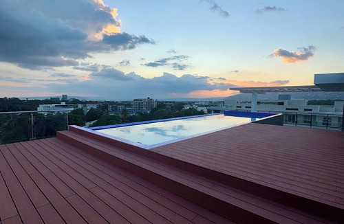 Barbican Apartment | Cozy, modern, chic 1-bedroom apartment with AC, rooftop pool and gym in Kingston