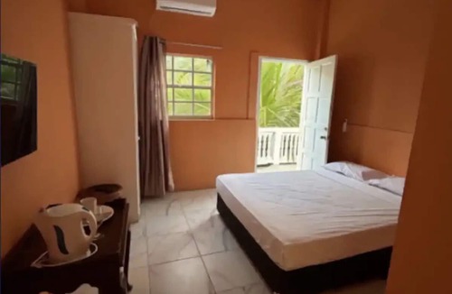 Rodney Bay Hotel | Cozy Single & Double Room Suites