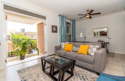 Saint Andrew Apartment | Cozy, Smart Apartment in the centre of New Kingston