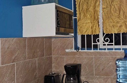 Spanish Town Zone Apartment | Cozy Spanish Town Hide-Away