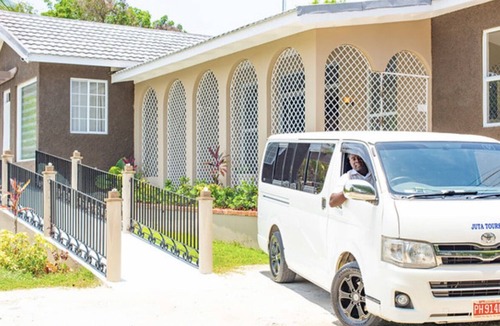 Montego Bay House | Cozy Villa in Montego Bay