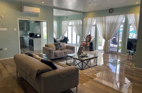Tower Isle Villa | Crystal Resort. 5 mins from beach, 15 Mins to Ocho Rios Centre , Secure, CCTV.