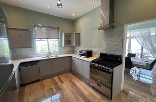 Tower Isle Villa | Crystal Resort. 5 mins from beach, 15 Mins to Ocho Rios Centre , Secure, CCTV.