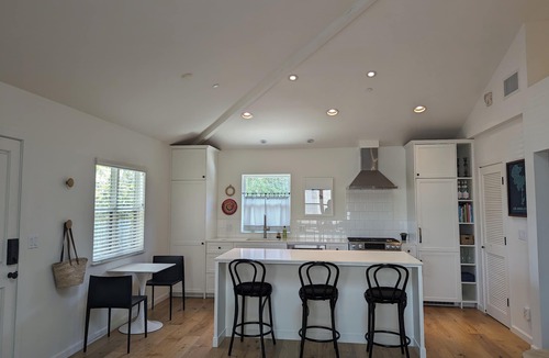 Carlson Park House | Culver City Luxury Duplex Unit 2 blks to Downtown, Sony Pictures Entertainment