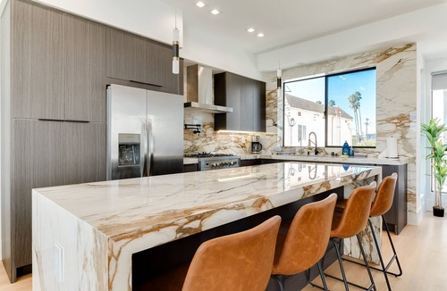 Mid City House | Curson Compound 2034 & 2036 9 bedroom