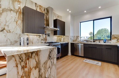 Mid City House | Curson Compound 2034 & 2036 9 bedroom