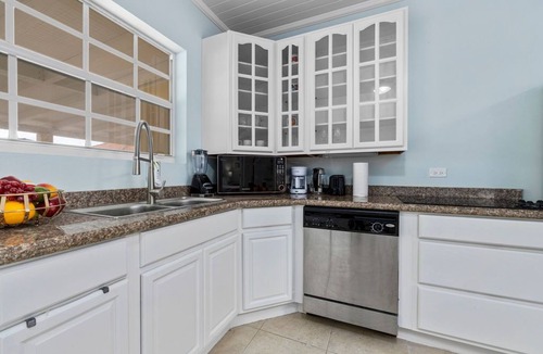 Washington Villa | Cute & Cozy 3BR, Great Location