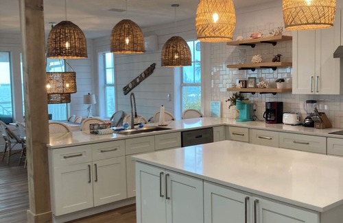 Great Guana Cay House | Deal July 18-25 Luxury Waterfront 6BR home, infinity pool, boat dock, kayak, SUP