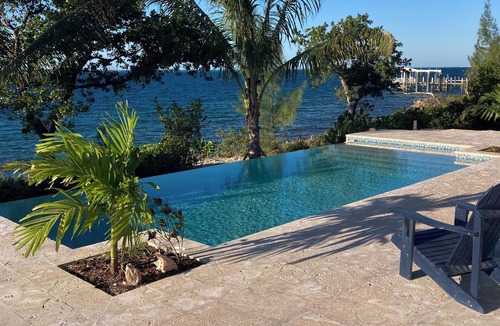 Great Guana Cay House | Deal July 18-25 Luxury Waterfront 6BR home, infinity pool, boat dock, kayak, SUP