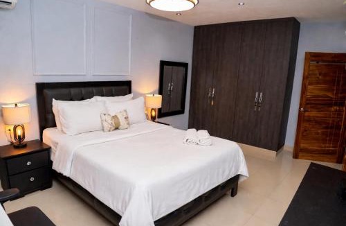 San Cristobal Apartment | Designer 2BR Rooftop Jacuzzi & Views