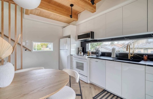 Alberta Arts District House | Designer Townhome in Alberta Arts + In-Law Suite