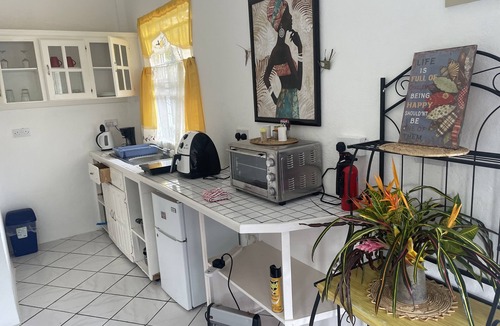 Soufriere House | Diamondview couples (Pineapple)