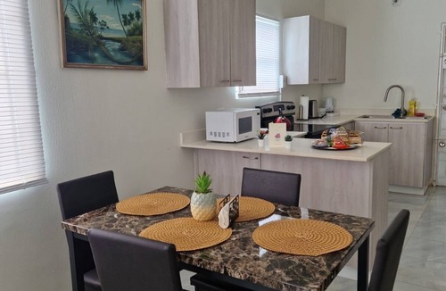 Discovery Bay House | Discovery Bay Villa