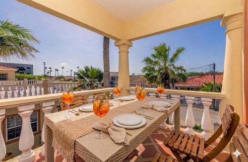 Opal Apartment | Divine 2 bedr Apt with Pool & Balcony -Hotel area