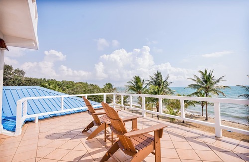 Placencia Villa | Dolphin Beach Villa
