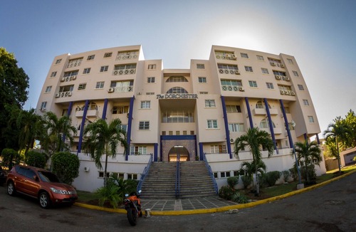 New Kingston Apartment | Dorchester to New Kingston