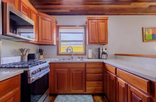 San Pedro Condo | Dory's Loft: Stunning 2nd-Floor View Beachfront 1BR Casita
