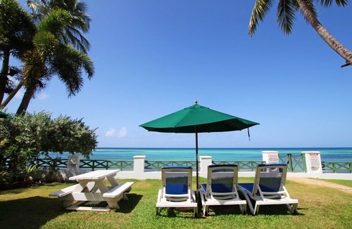 Saint Lawrence Apartment | Easy-Going Beachfront Apartment with Pool - Leith Court 11