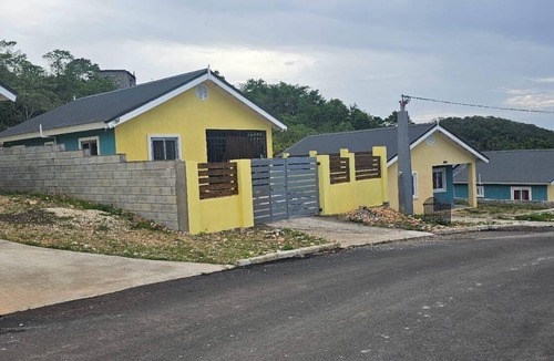 St.Bran's Burg House | Edmund Ridge Estate Home Rental