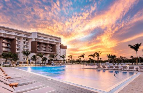 Palm Beach Resort | Embassy Suites By Hilton Aruba Beach Resort
