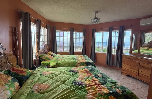 Greenwood House | EMERALD VIEW