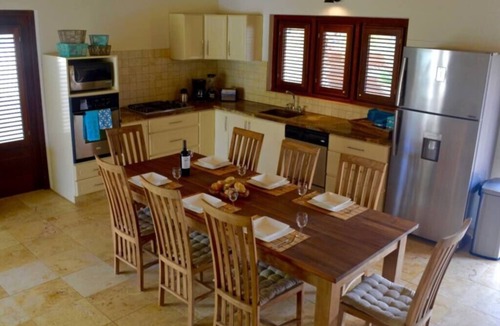 Bubali Villa | Endless Summer - Stunning 3-bedroom Vacation Villa located in Noord.