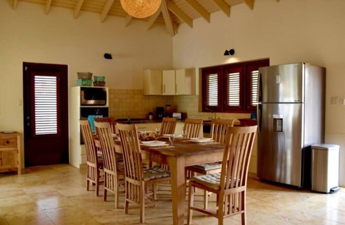 Bubali Villa | Endless Summer - Stunning 3-bedroom Vacation Villa located in Noord.