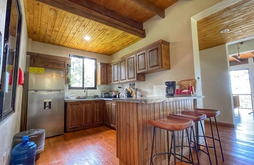 Jarabacoa Villa | Escápate al Bosque · Villa Completa · Piscina · BBQ · Hasta 12 Huéspedes