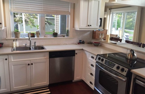 Stanhope House | Executive Summer Home - minutes from the beach! A lovely vacation experience
