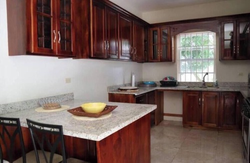 Tower Isle House | exotic beach & villa with WiFi, AC in tranquil Tower Isle with pool
