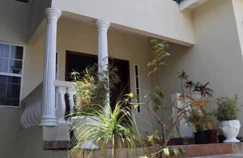 Tower Isle House | exotic beach & villa with WiFi, AC in tranquil Tower Isle with pool
