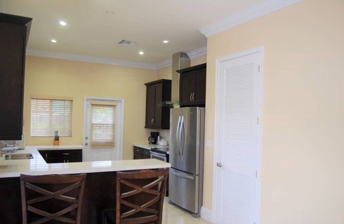Bell Channel Bay House | EZ VILLE @ TAINO BEACH