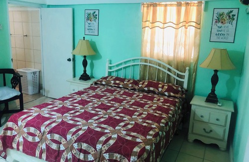 Rodney Bay Apartment | Fabulous 1-bedroom apartment with AC in vibrant Gros Islet