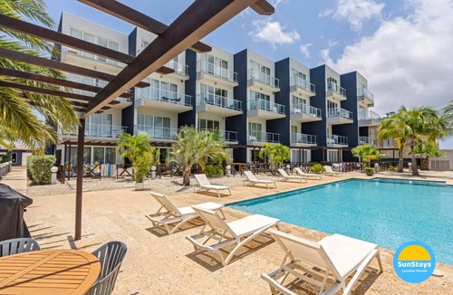Palm Beach Apartment | Family apartment on Palm Beach. No car needed!