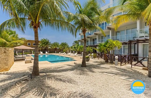 Palm Beach Apartment | Family apartment on Palm Beach. No car needed!