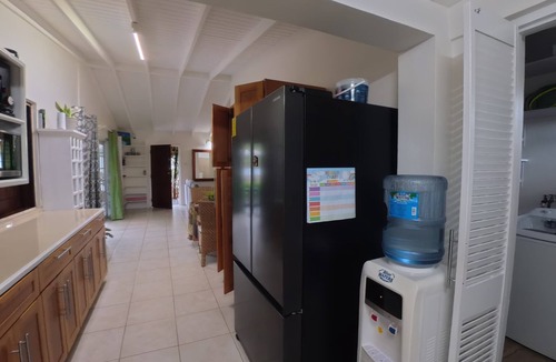 Bonne Terre House | Family - Friendly 2BR Home - Safe Area, Walk to Food, Shops & Playing Field