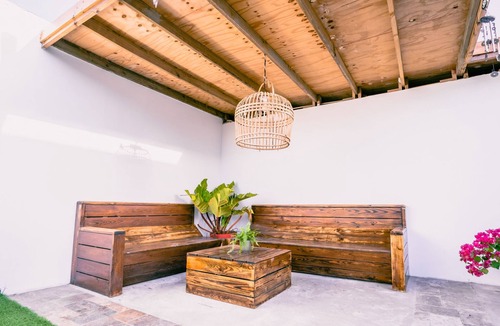 Bubali House | Family/Friends house-10 min from the beach