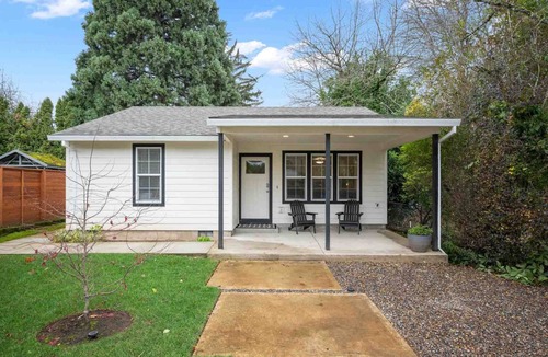 Ardenwald House | Fantastic Private Single Level Casita, New Decor and Furnishing, Covered Patio, 2 Blocks to Hospital