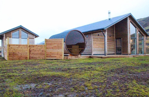 Selfoss Cabin | Fensalir · hot tub, sauna, EV – 3BR + guesthouse near Golden Circle, sleeps 8