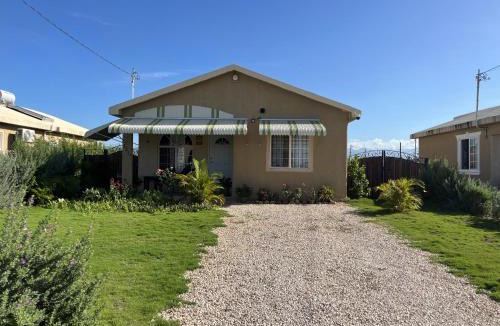 Portmore Apartment | Finest Accommodation Phoenix Park Lot 1317 Phase 4 Portmore St Catherine